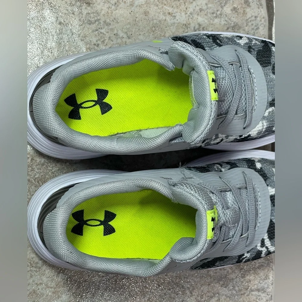 Under Armour Kids Gray and Neon Green Sneakers size 13
